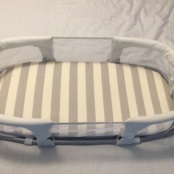 swaddleme travel bassinet
